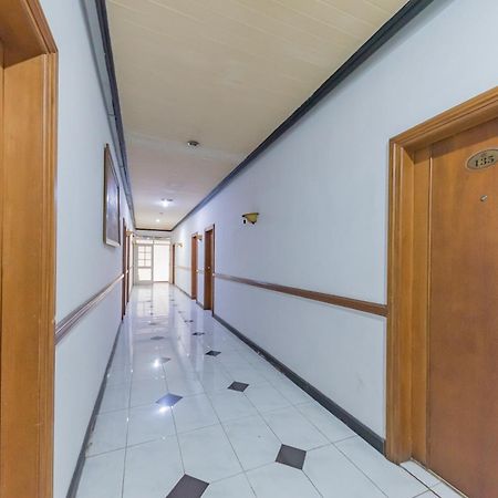 Urbanview Hotel Crown Tasikmalaya By Reddoorz Extérieur photo