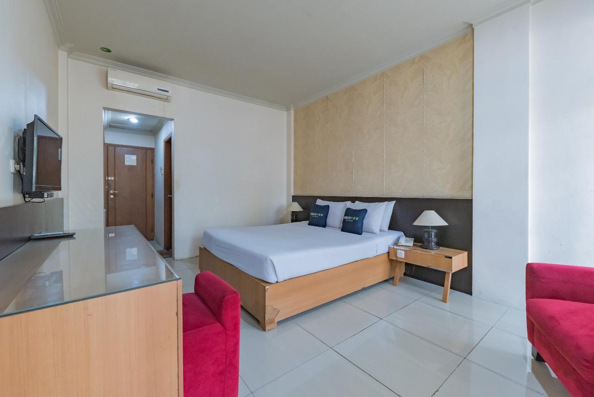 Urbanview Hotel Crown Tasikmalaya By Reddoorz Extérieur photo