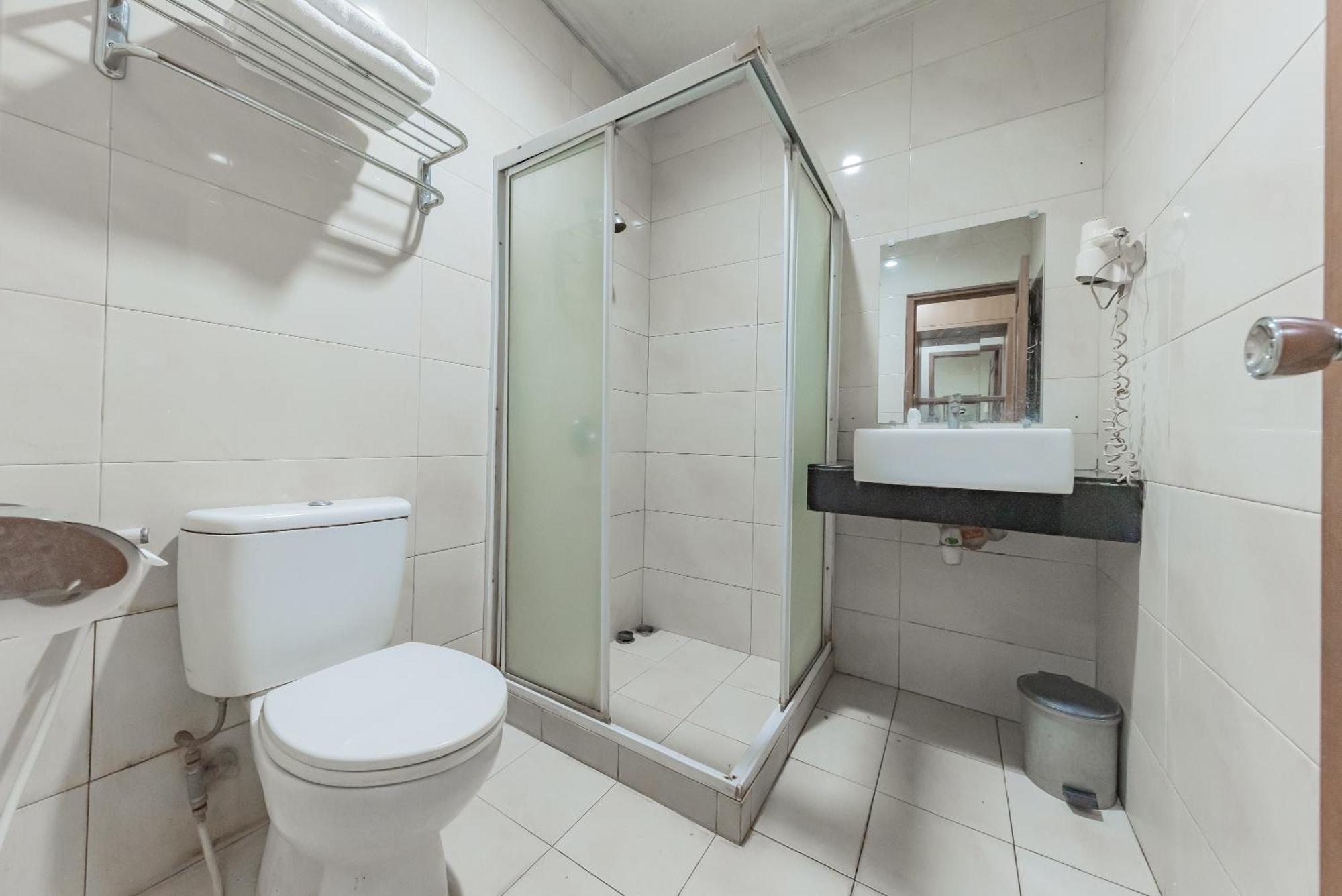 Urbanview Hotel Crown Tasikmalaya By Reddoorz Extérieur photo