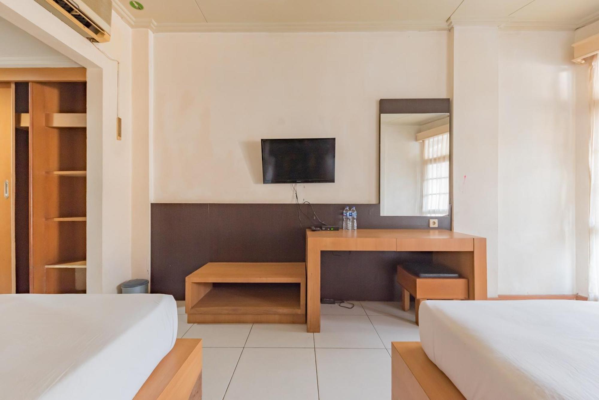 Urbanview Hotel Crown Tasikmalaya By Reddoorz Extérieur photo