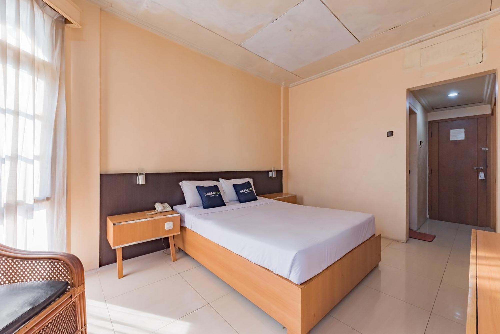 Urbanview Hotel Crown Tasikmalaya By Reddoorz Extérieur photo